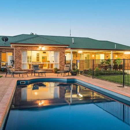 Colonial Court House Villa Mudgee Exterior photo